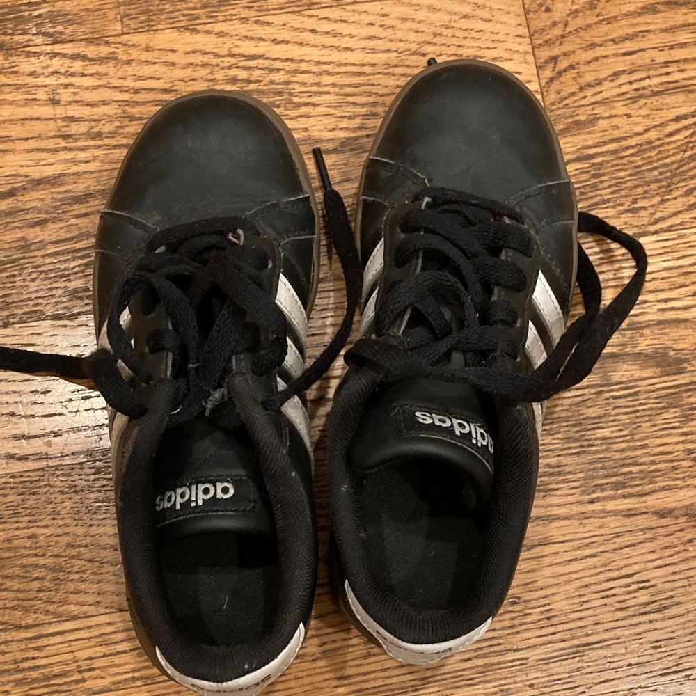 Adidas Kids size 1 Black and White Sneakers